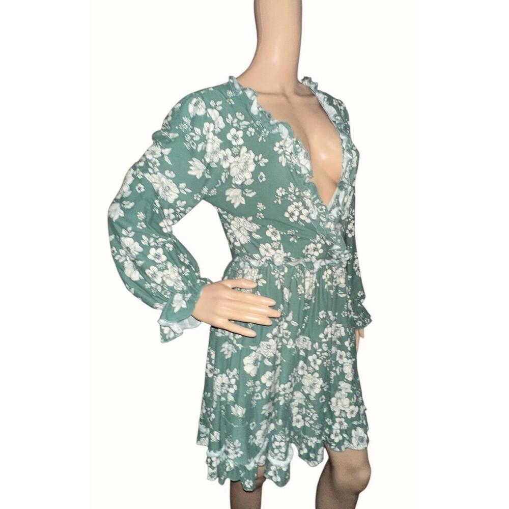 ❤️Birch and Stone Green Floral Ruffle Mini Dress Size G - Picture 3 of 6